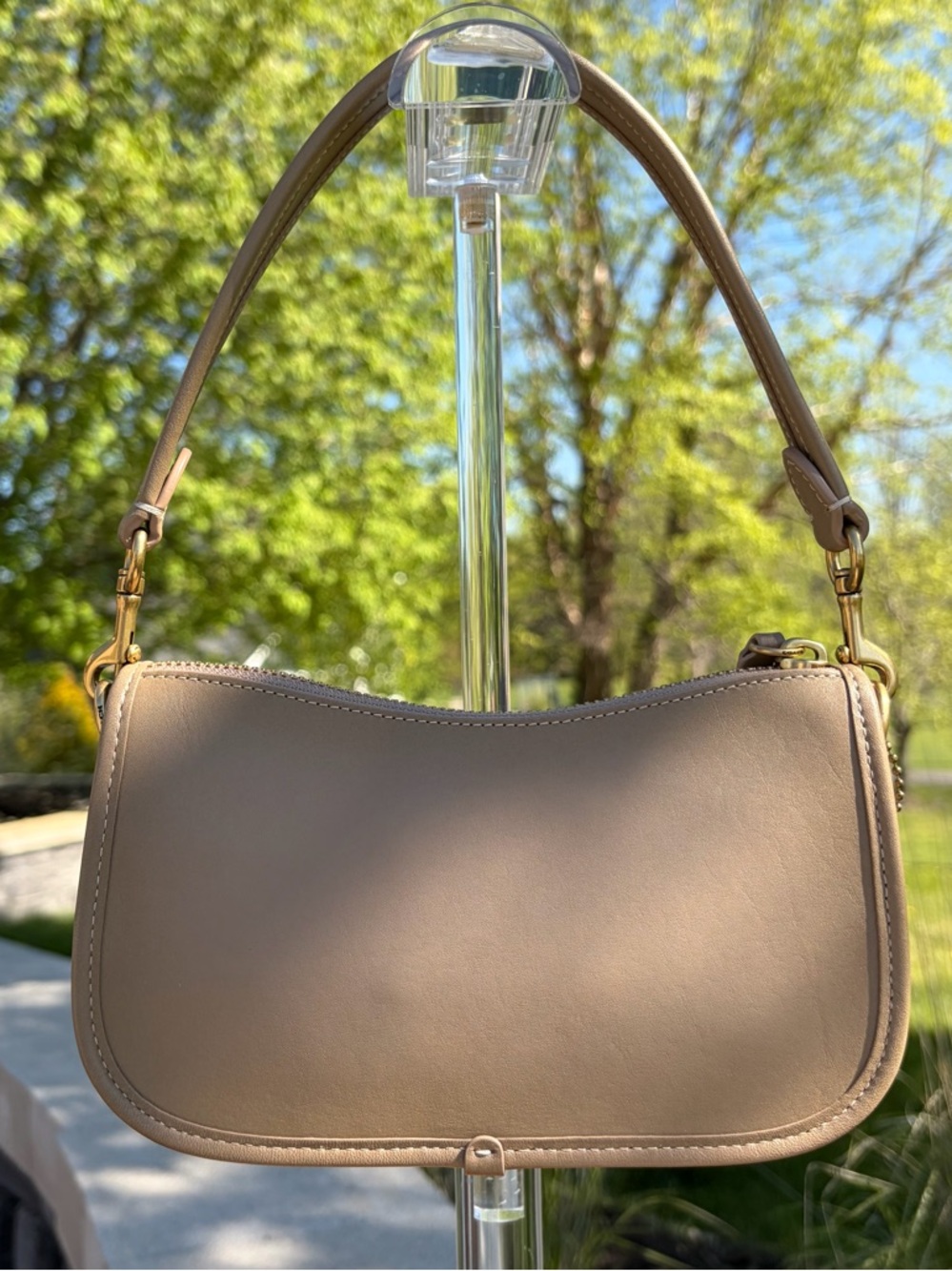 Coach Swinger 20 Limited Edition Taupe Glovetanned Leather EUC - Picture 12 of 16